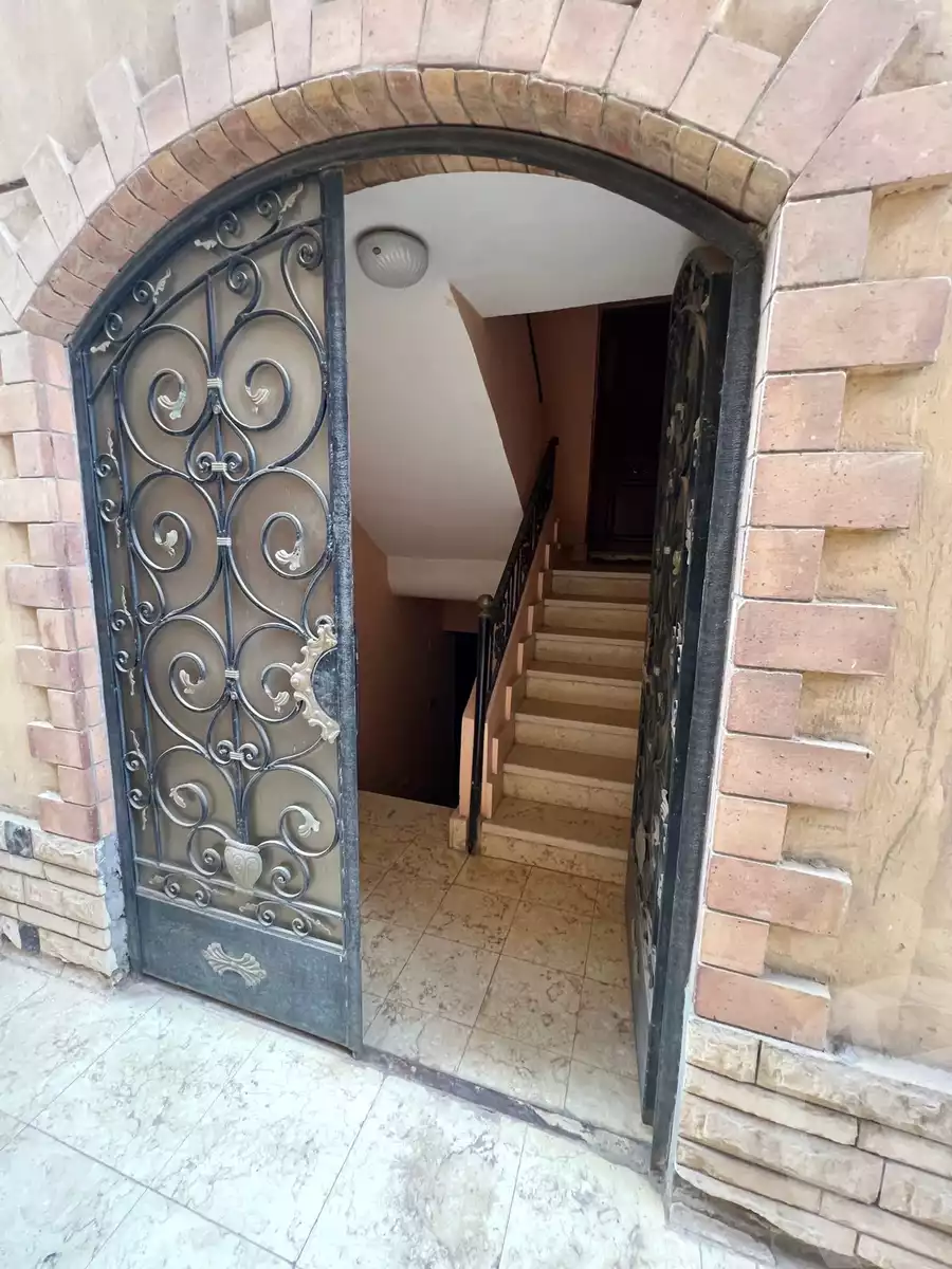 https://aqarmap.com.eg/ar/listing/4740824-for-sale-cairo-6th-of-october-el-ahyaa-neighborhood-5th-street-47