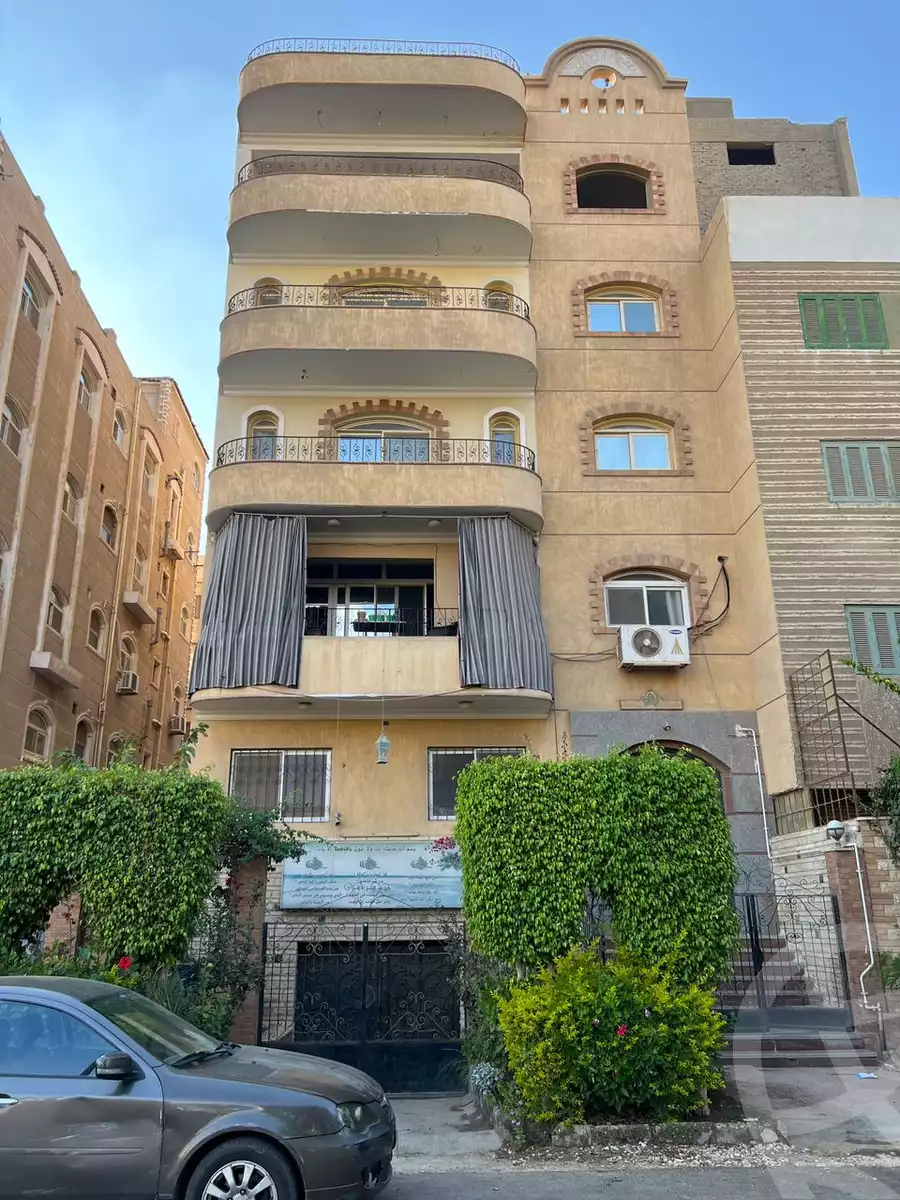 https://aqarmap.com.eg/ar/listing/4740824-for-sale-cairo-6th-of-october-el-ahyaa-neighborhood-5th-street-47