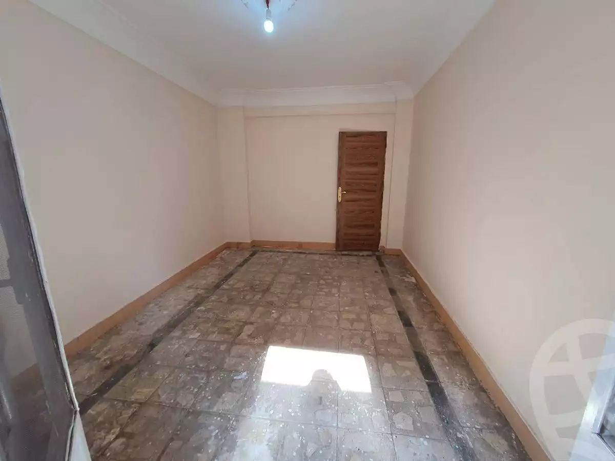 https://aqarmap.com.eg/ar/listing/5206328-for-sale-cairo-helwan-tqsym-lnsr-wageeh-abaza-st