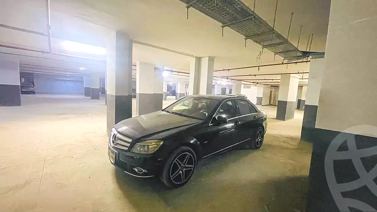 https://aqarmap.com.eg/ar/listing/5212510-for-sale-cairo-mokattam-el-hadabah-el-wosta-compounds-vittoria-compound-seven-stars