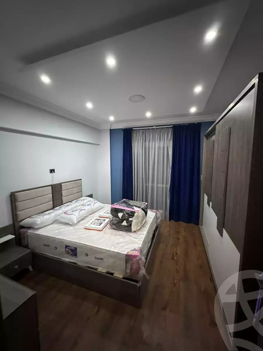 https://aqarmap.com.eg/en/listing/5215676-for-rent-cairo-new-cairo-lrhb-city-phase-8