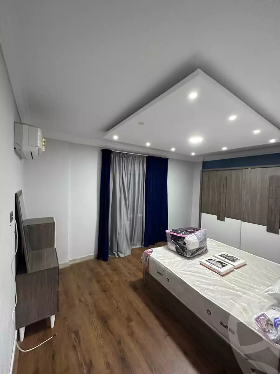https://aqarmap.com.eg/en/listing/5215676-for-rent-cairo-new-cairo-lrhb-city-phase-8