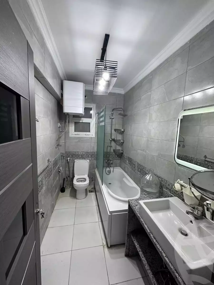https://aqarmap.com.eg/en/listing/5215676-for-rent-cairo-new-cairo-lrhb-city-phase-8