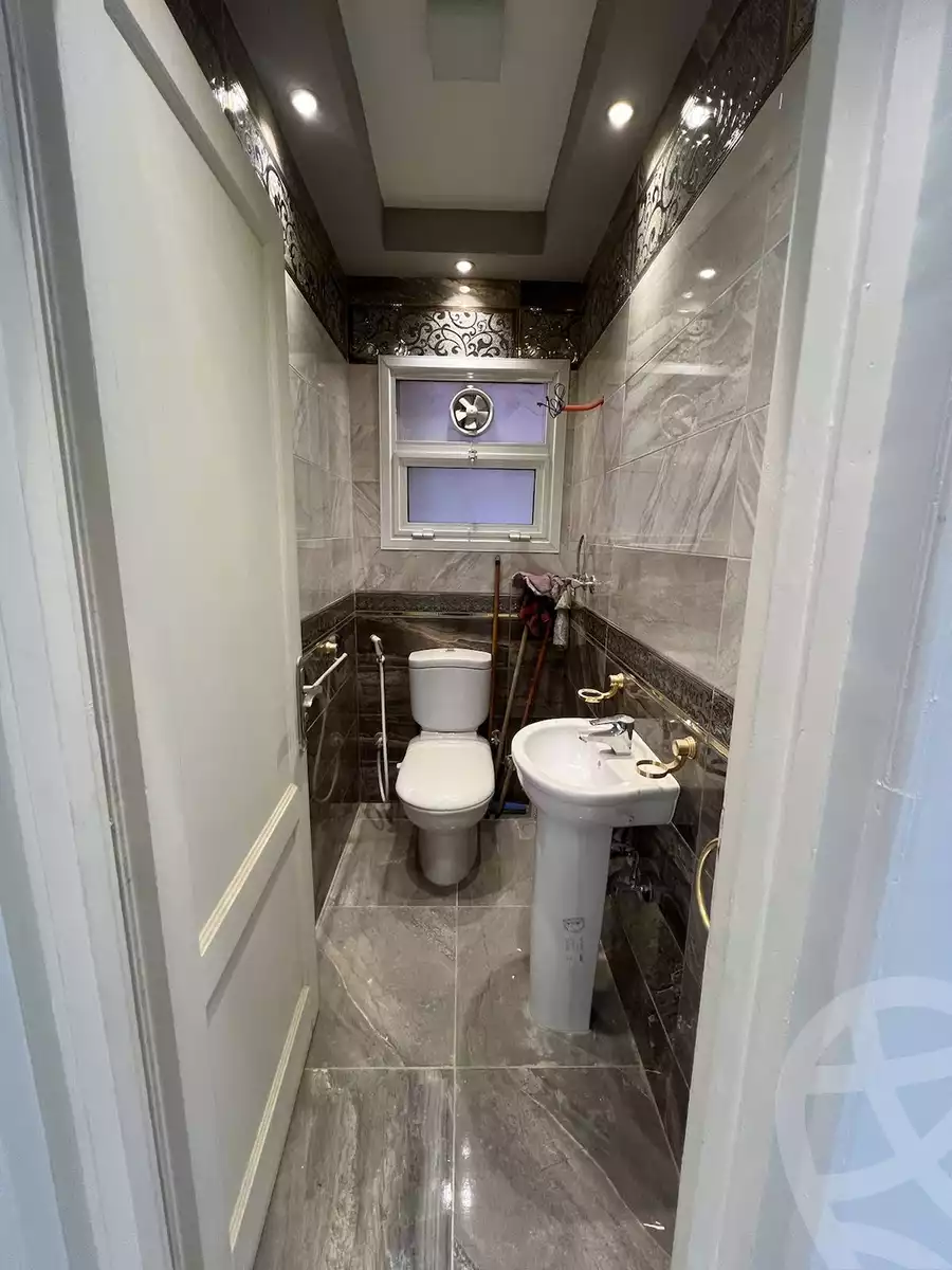 https://aqarmap.com.eg/en/listing/5224426-for-rent-cairo-new-cairo-lrhb-city-phase-8