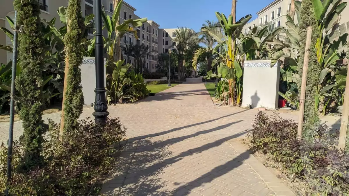 https://aqarmap.com.eg/ar/listing/5227826-for-sale-cairo-el-sheikh-zayed-city-compounds-kmbwnd-fyldj-wyst-dr-llttwyr