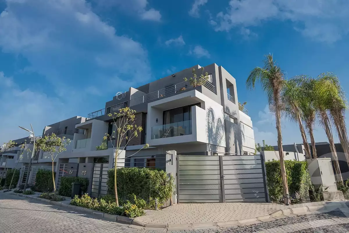 https://aqarmap.com.eg/ar/listing/5231668-for-sale-cairo-el-sheikh-zayed-city-compounds-el-patio-zahraa