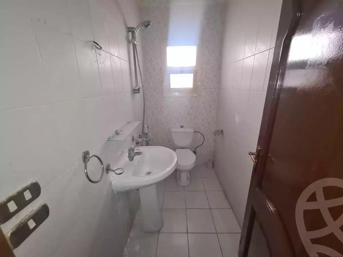 https://aqarmap.com.eg/ar/listing/5251252-for-rent-cairo-new-cairo-el-ahyaa-third-neighborhood-street-1