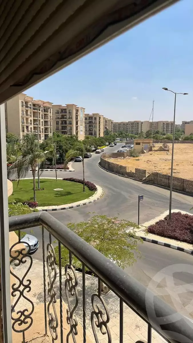 https://aqarmap.com.eg/en/listing/5251414-for-sale-cairo-new-cairo-lrhb-city-phase-8