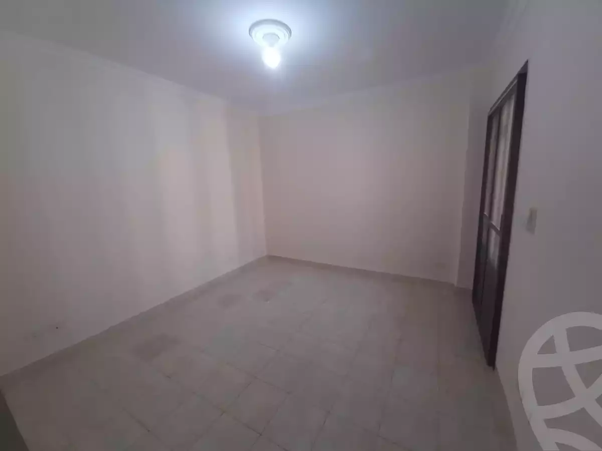 https://aqarmap.com.eg/en/listing/5256505-for-rent-cairo-new-cairo-lrhb-city-phase-5-ibn-al-nafees-st
