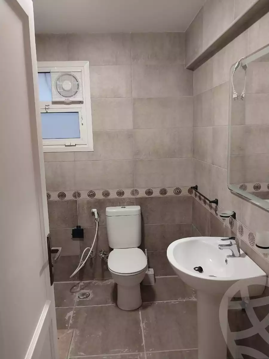 https://aqarmap.com.eg/en/listing/5257124-for-rent-cairo-new-cairo-lrhb-city-phase-8