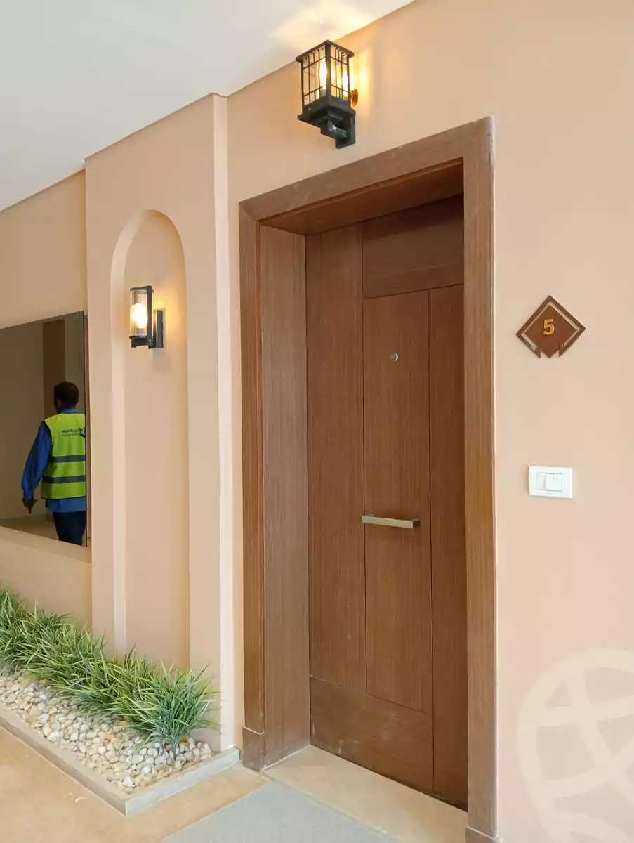 https://aqarmap.com.eg/ar/listing/5259194-for-sale-cairo-el-sheikh-zayed-city-compounds-kmbwnd-fyldj-wyst-dr-llttwyr