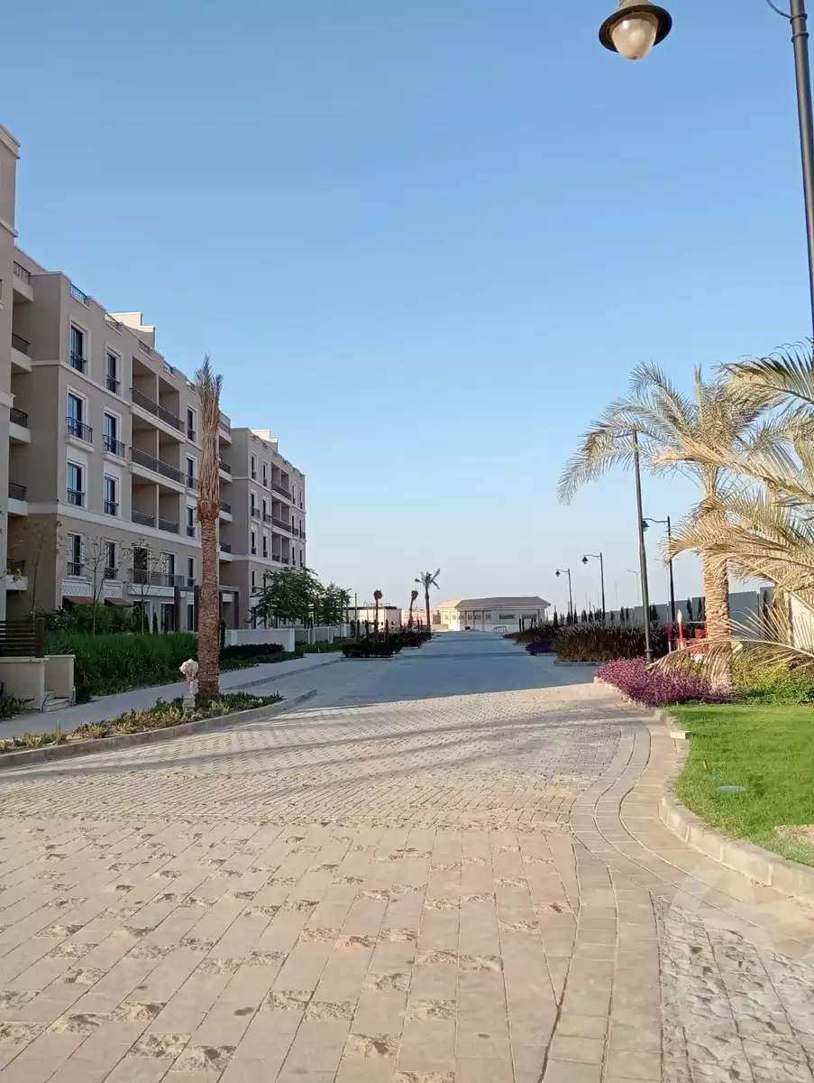 https://aqarmap.com.eg/ar/listing/5259194-for-sale-cairo-el-sheikh-zayed-city-compounds-kmbwnd-fyldj-wyst-dr-llttwyr