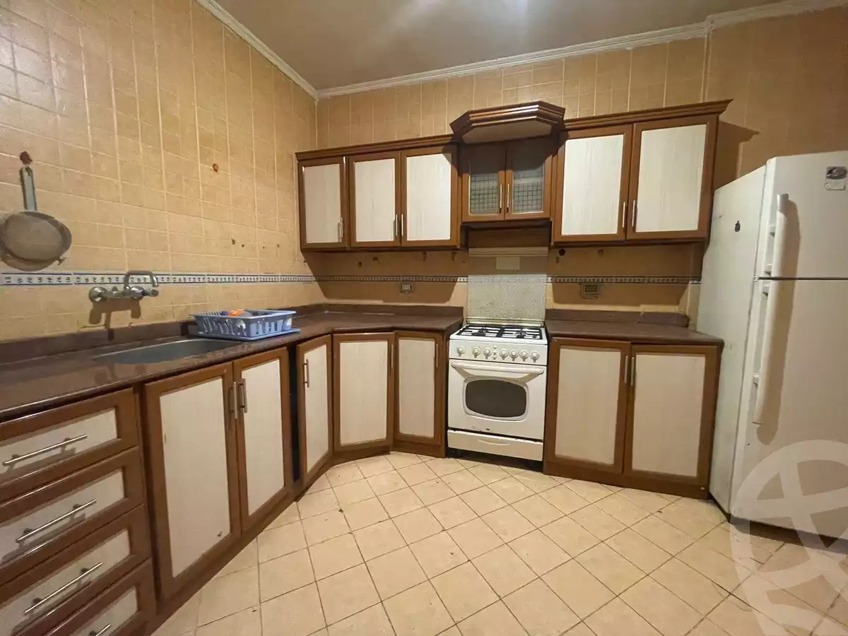 https://aqarmap.com.eg/en/listing/5260935-for-rent-cairo-new-cairo-lrhb-city-phase-8