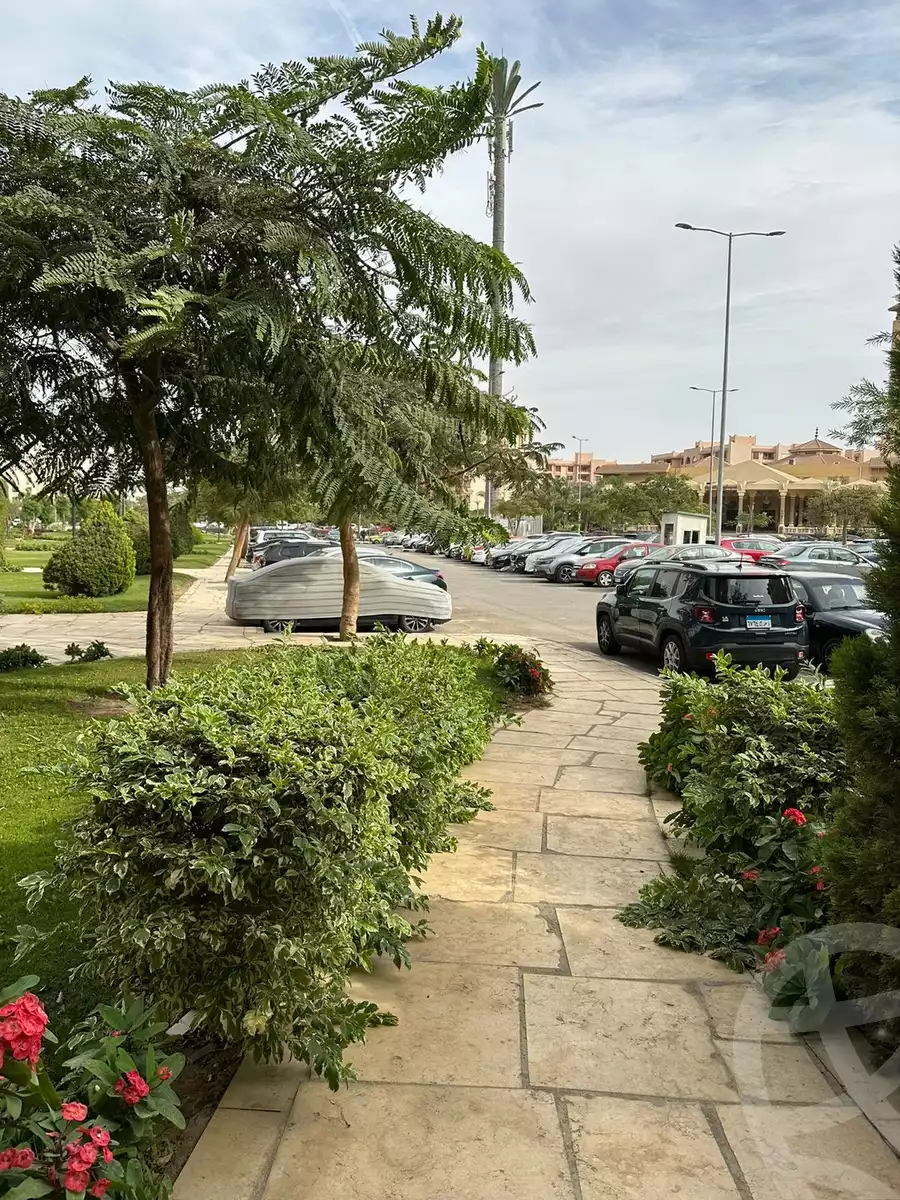 https://aqarmap.com.eg/en/listing/5275743-for-sale-cairo-new-cairo-lrhb-city-malls-and-markets