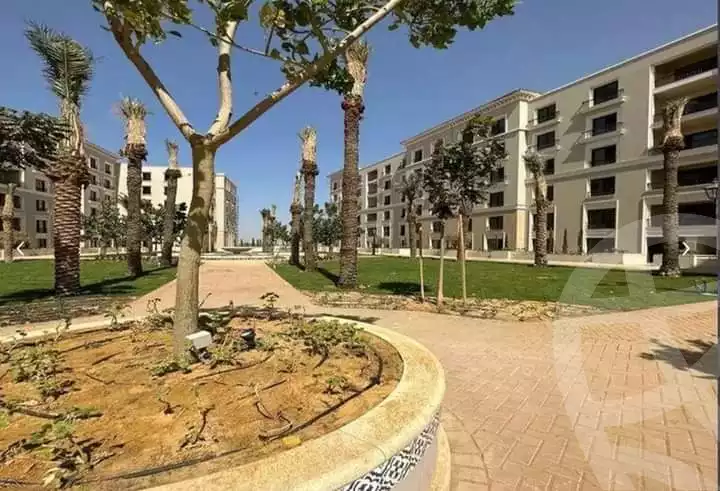 https://aqarmap.com.eg/ar/listing/5277525-for-sale-cairo-el-sheikh-zayed-city-compounds-kmbwnd-fyldj-wyst-dr-llttwyr