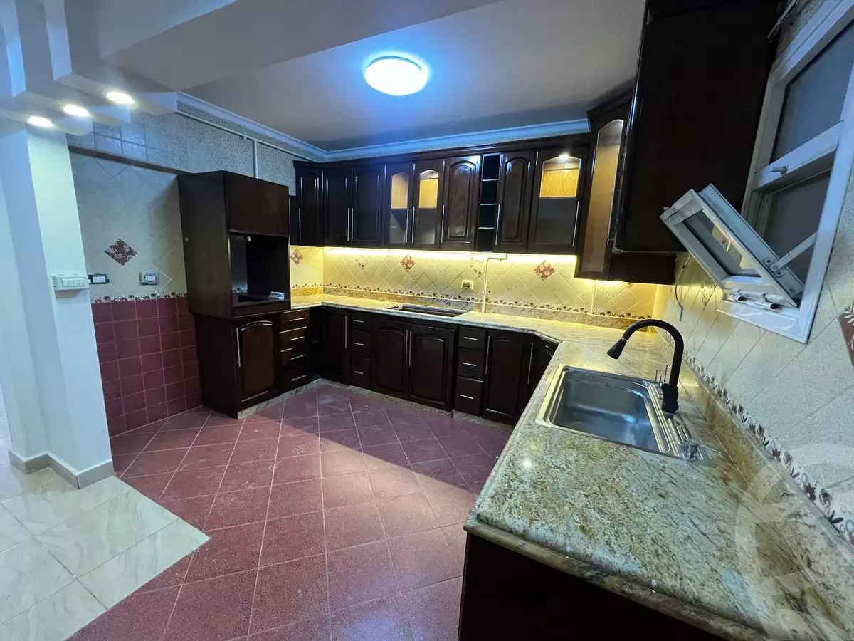 https://aqarmap.com.eg/en/listing/5280639-for-rent-cairo-new-cairo-lrhb-city-phase-8