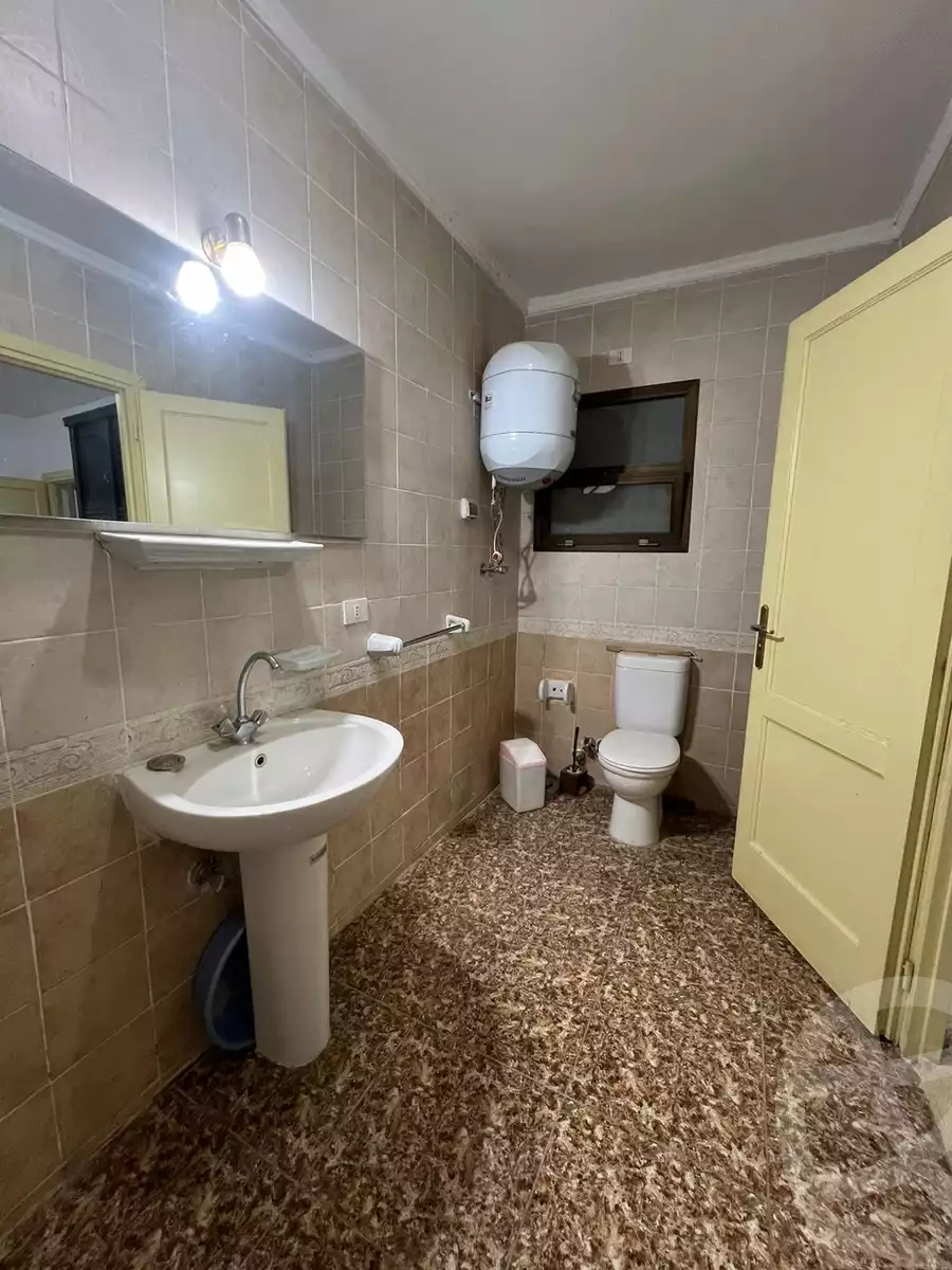 https://aqarmap.com.eg/ar/listing/5285568-for-rent-cairo-new-cairo-lrhb-city-phase-5-talaat-mostafa-st