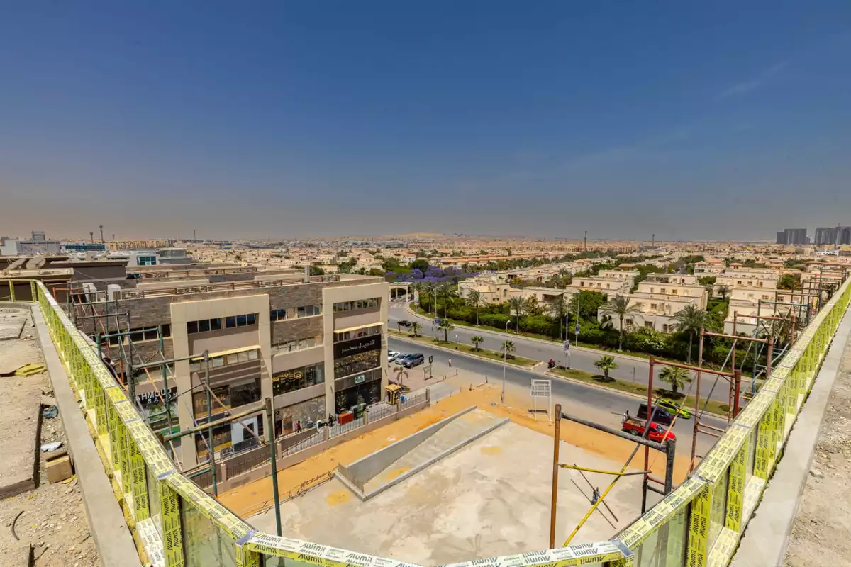 https://aqarmap.com.eg/ar/listing/5287074-for-sale-cairo-el-sheikh-zayed-city-compounds-sntrw-zyd-mwl