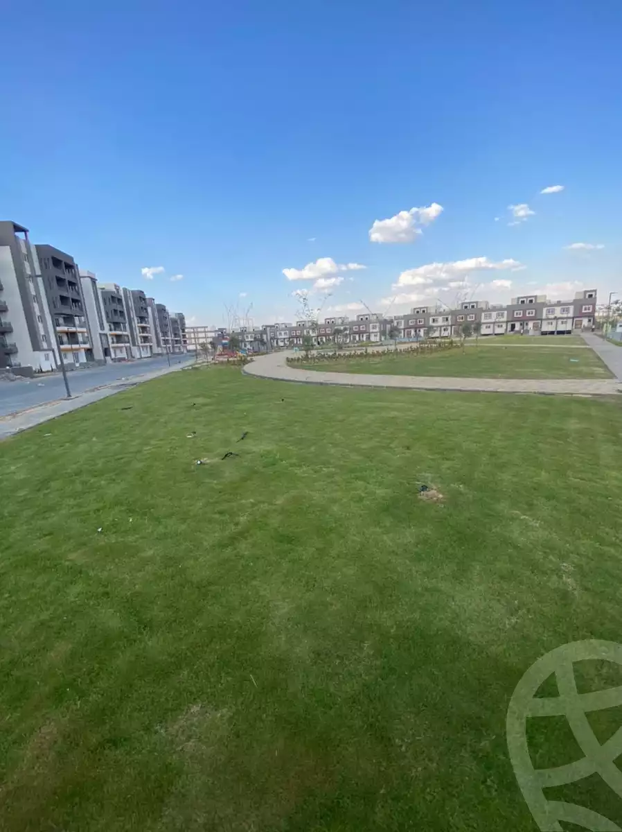 https://aqarmap.com.eg/en/listing/5277278-for-sale-cairo-6th-of-october-hadaeq-october-kmbwnd-fy-hdyq-ktwbr-rwk-ydn-blz-lbtl-jrwb