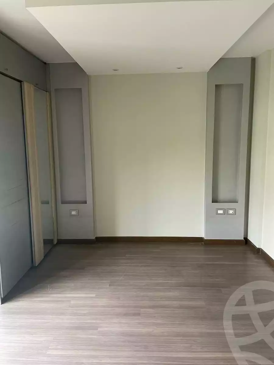 https://aqarmap.com.eg/ar/listing/5314094-for-rent-cairo-new-cairo-lrhb-city-malls-and-markets