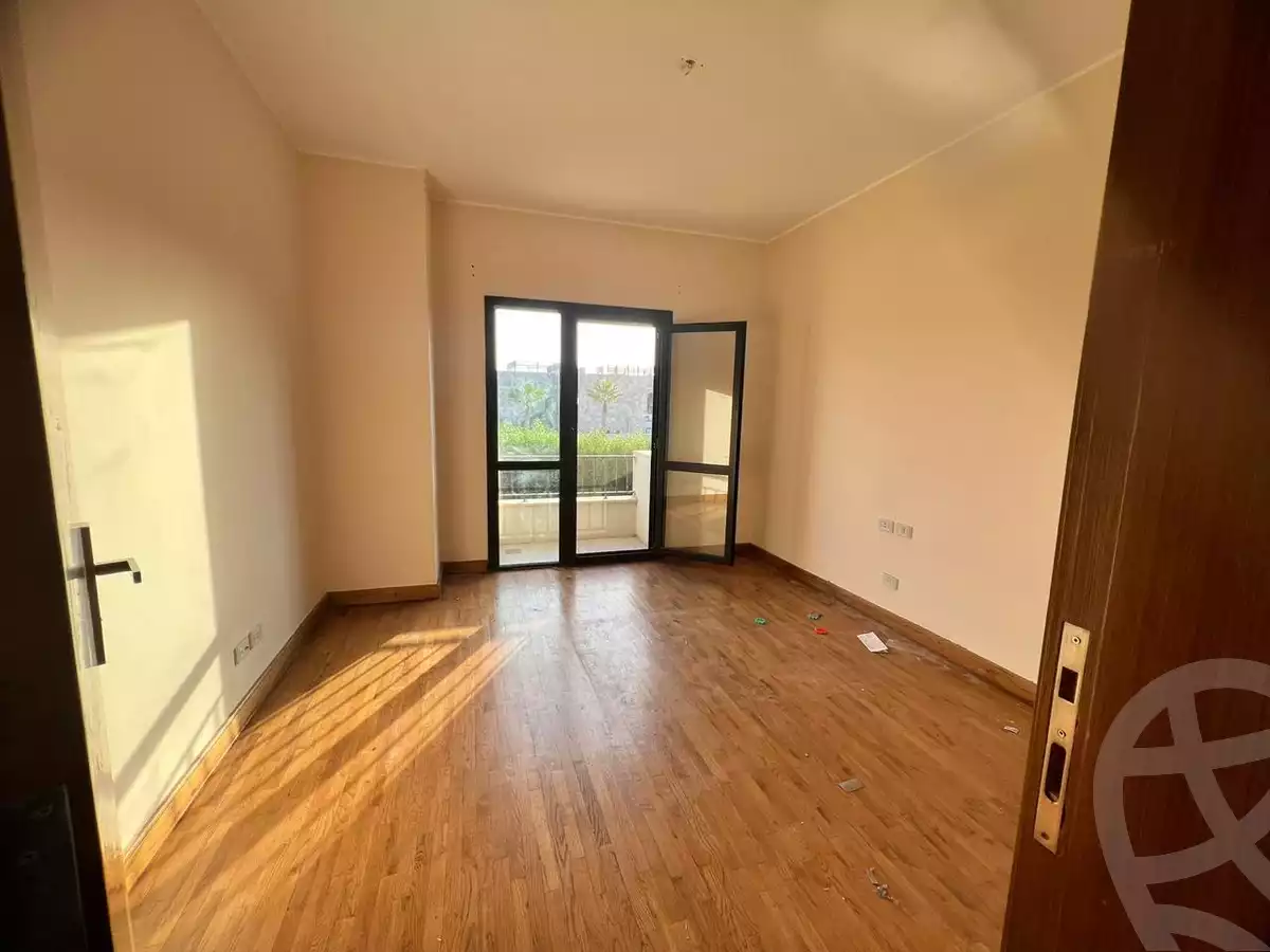 https://aqarmap.com.eg/en/listing/5315130-for-sale-cairo-el-sheikh-zayed-city-compounds-kmbwnd-wyst-twn-swdyk