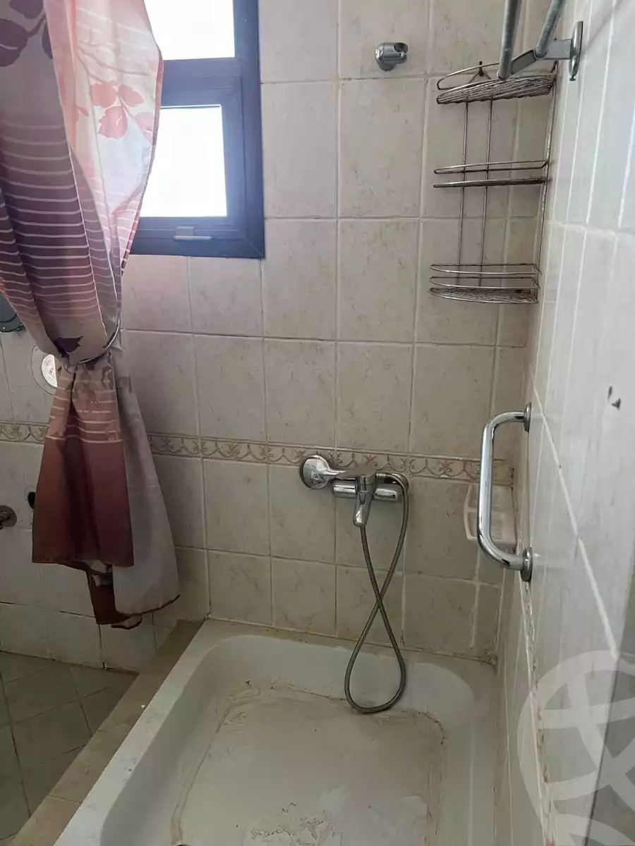 https://aqarmap.com.eg/ar/listing/5324140-for-sale-cairo-new-cairo-lrhb-city-phase-5-talaat-mostafa-st
