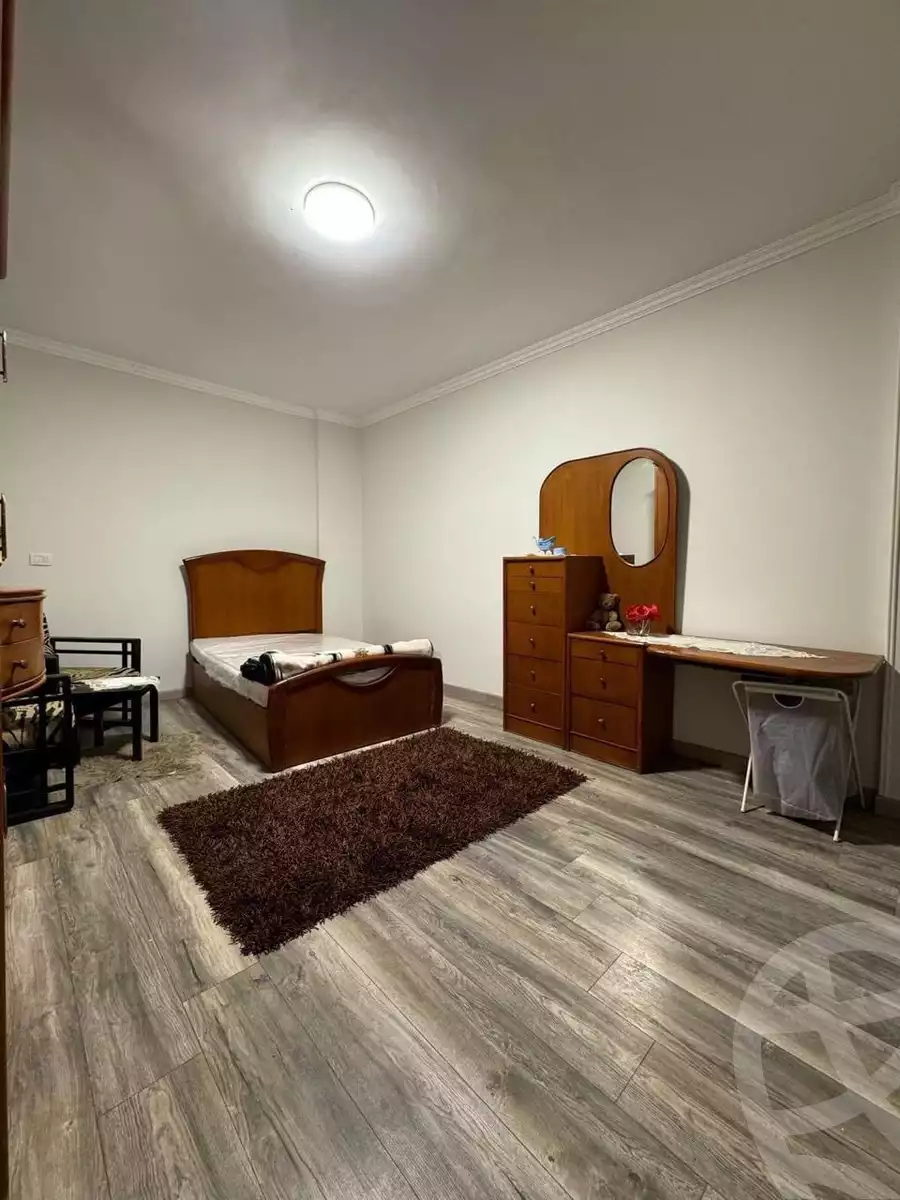 https://aqarmap.com.eg/en/listing/5330036-for-rent-cairo-new-cairo-lrhb-city-phase-8