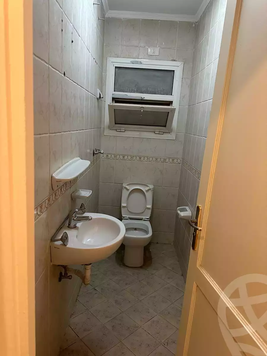 https://aqarmap.com.eg/en/listing/5334338-for-rent-cairo-new-cairo-lrhb-city-phase-8