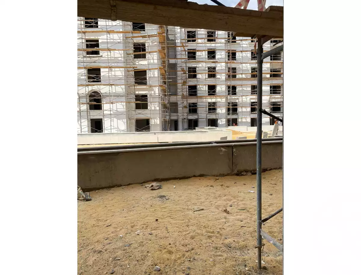 https://aqarmap.com.eg/en/listing/5348456-for-sale-cairo-el-sheikh-zayed-city-compounds-kmbwnd-fyldj-wyst-dr-llttwyr