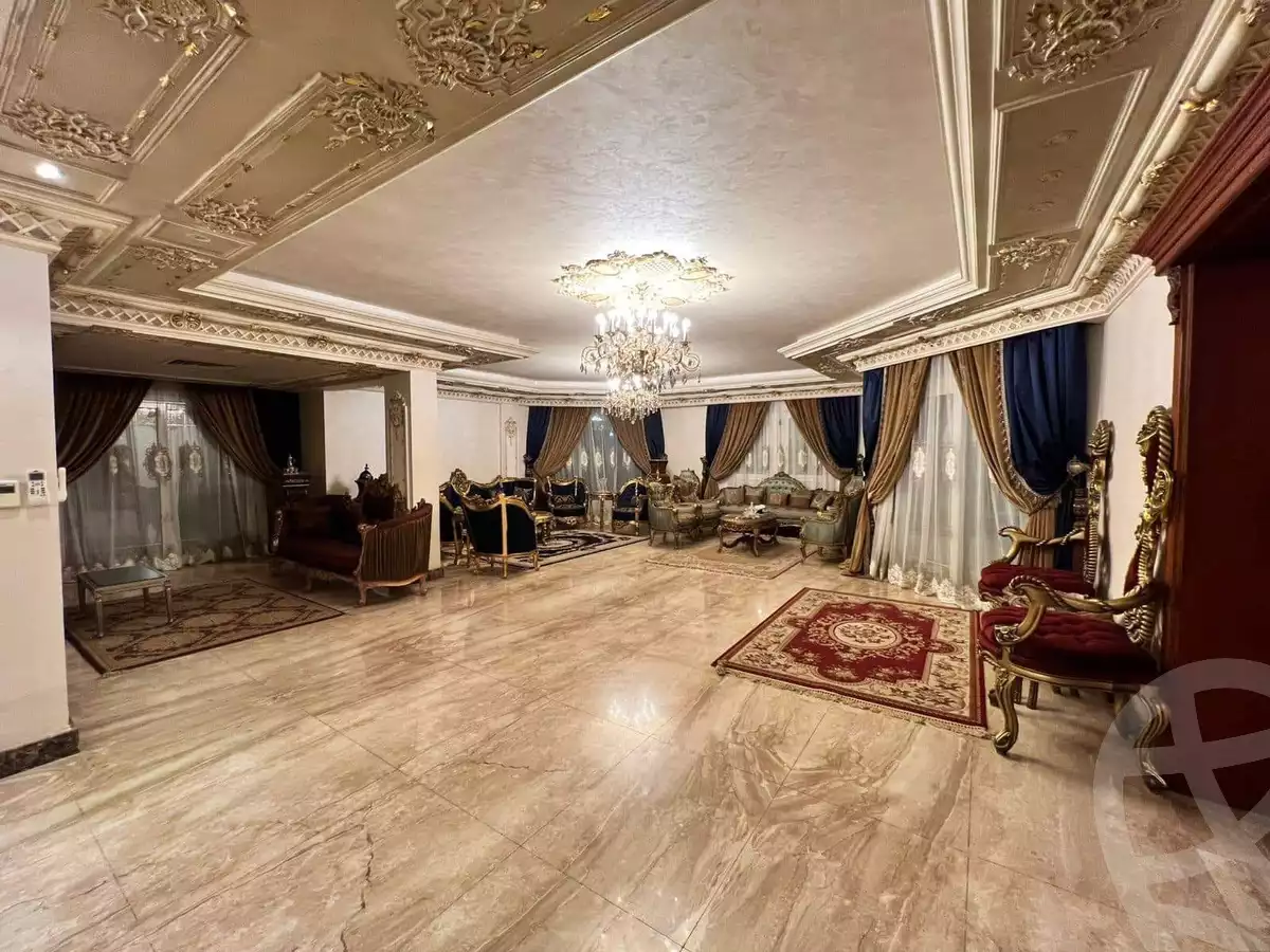 https://aqarmap.com.eg/en/listing/5354540-for-sale-cairo-el-sheikh-zayed-city-compounds-royal-city