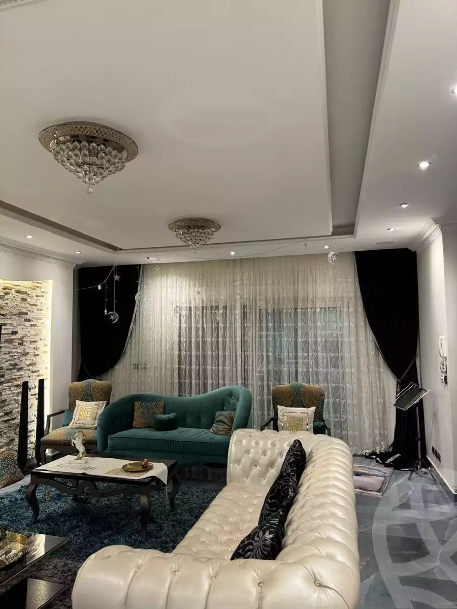 https://aqarmap.com.eg/en/listing/5359455-for-sale-cairo-new-cairo-lrhb-city-malls-and-markets