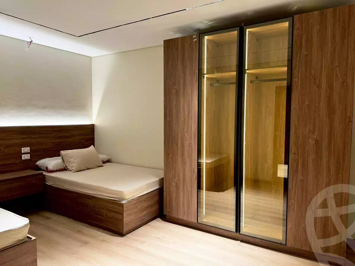 https://aqarmap.com.eg/ar/listing/5361048-for-sale-cairo-new-cairo-lrhb-city-phase-8