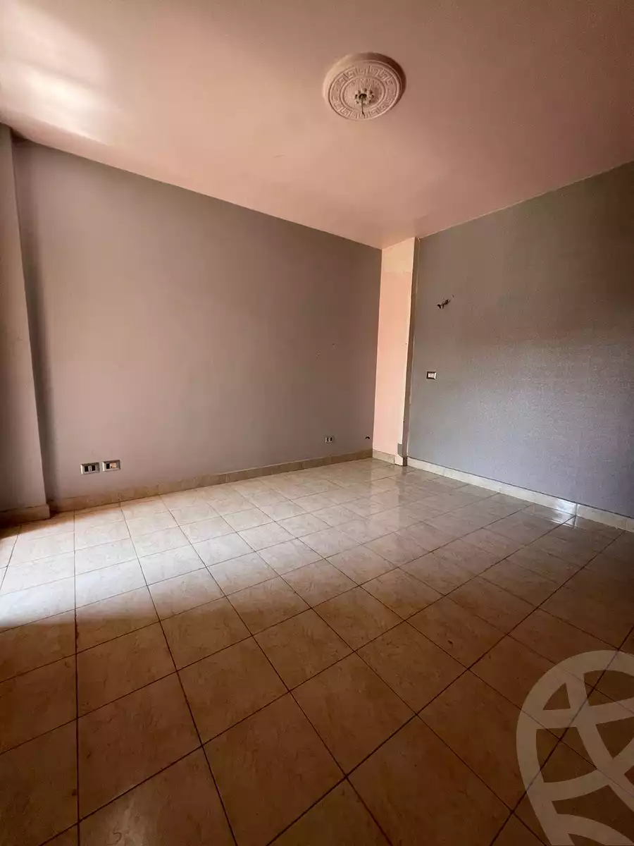 https://aqarmap.com.eg/ar/listing/5361223-for-sale-cairo-new-cairo-lrhb-city-malls-and-markets