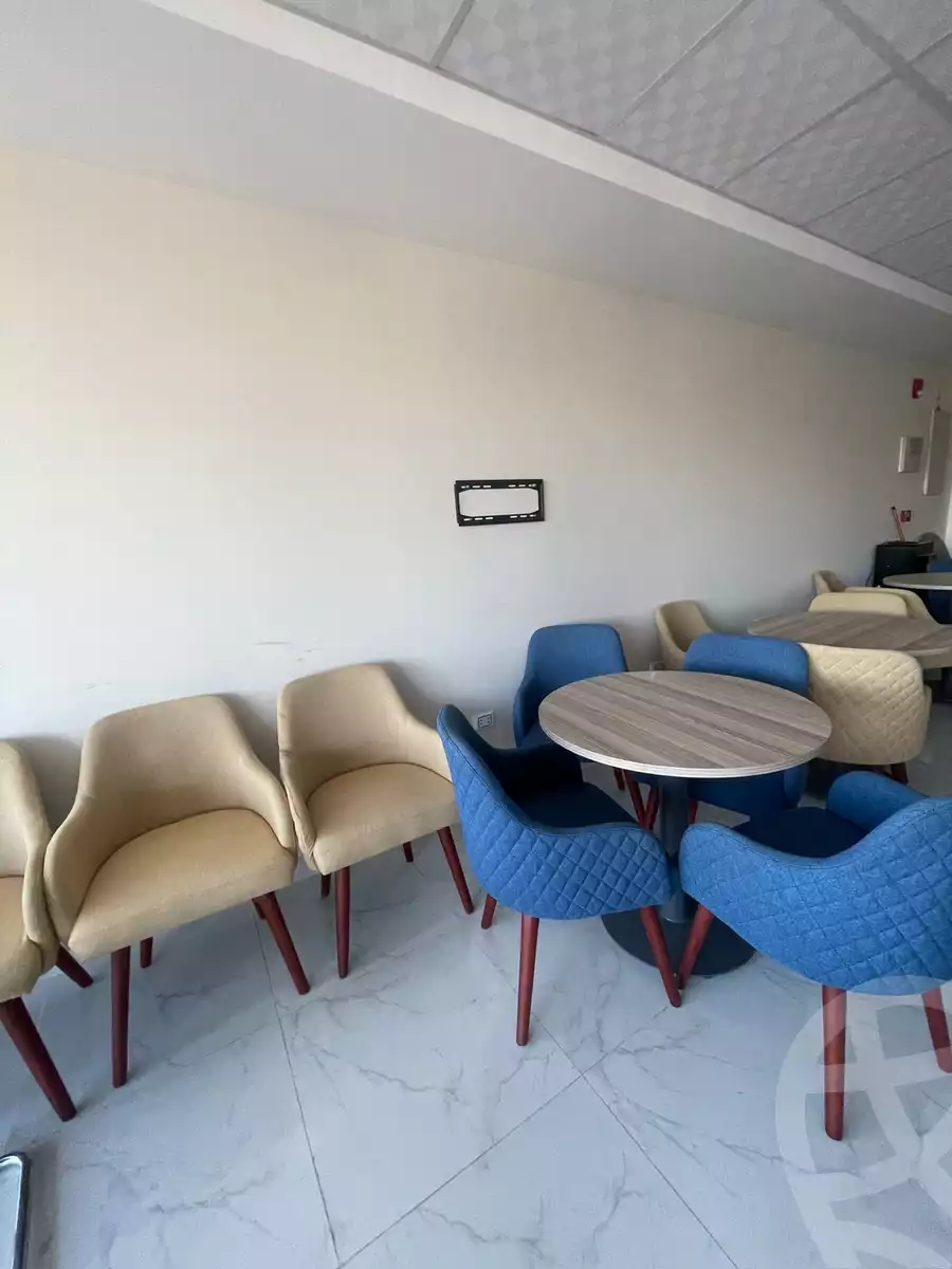 https://aqarmap.com.eg/en/listing/5363421-for-sale-cairo-el-sheikh-zayed-city-compounds-dh-jyt-blz-mykwn-llttwyr