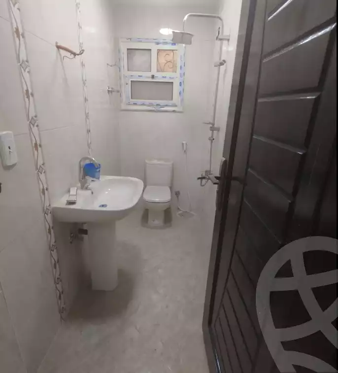 https://aqarmap.com.eg/en/listing/5376476-for-rent-cairo-al-oubour-el-hay-el-taseaa-qout-el-qulob-st