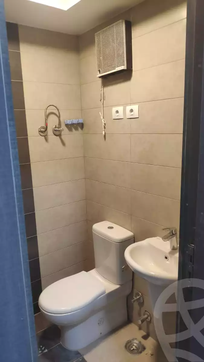 https://aqarmap.com.eg/en/listing/5385822-for-rent-cairo-al-oubour-el-hay-el-taseaa-abbas-el-akad-st