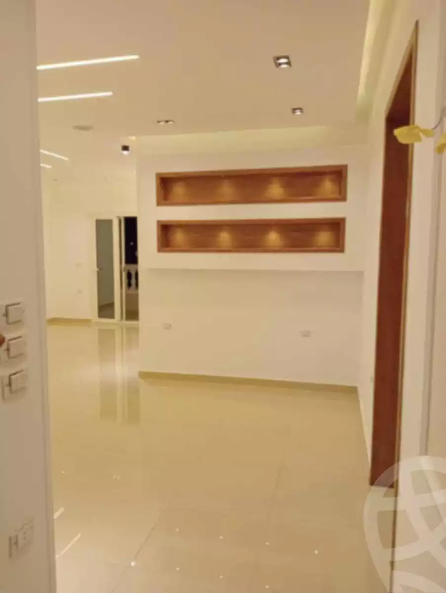 https://aqarmap.com.eg/en/listing/5388386-for-sale-cairo-el-sheikh-zayed-city-compounds-zayed-heights-compound