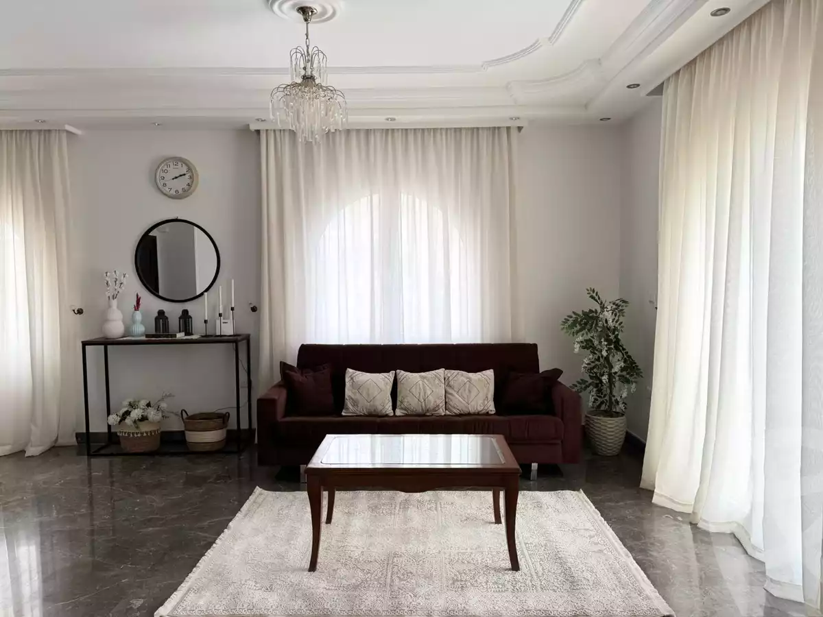 https://aqarmap.com.eg/ar/listing/5394990-for-rent-cairo-new-cairo-compounds-hyde-park-centre-ville-hyde-park
