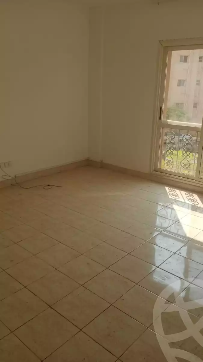 https://aqarmap.com.eg/en/listing/5397560-for-rent-cairo-new-cairo-lrhb-city-phase-8
