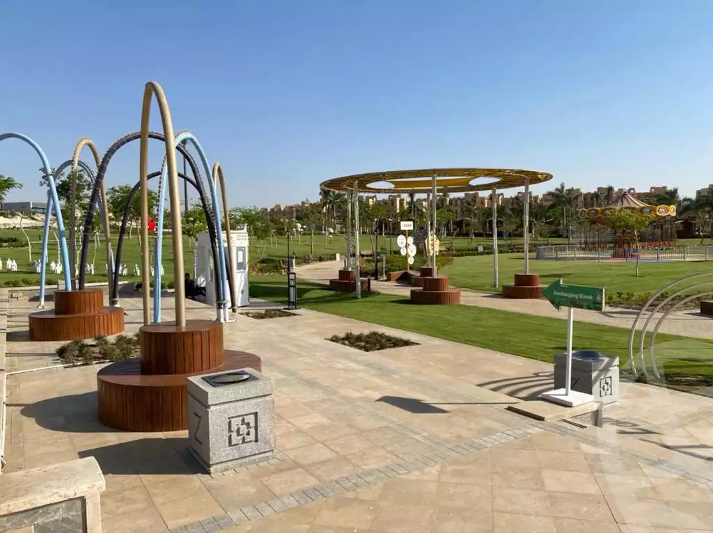 https://aqarmap.com.eg/ar/listing/5405776-for-sale-cairo-el-sheikh-zayed-city-compounds-zyd-wr-llttwyr-park-towers-zed-el-sheikh-zayed-compound
