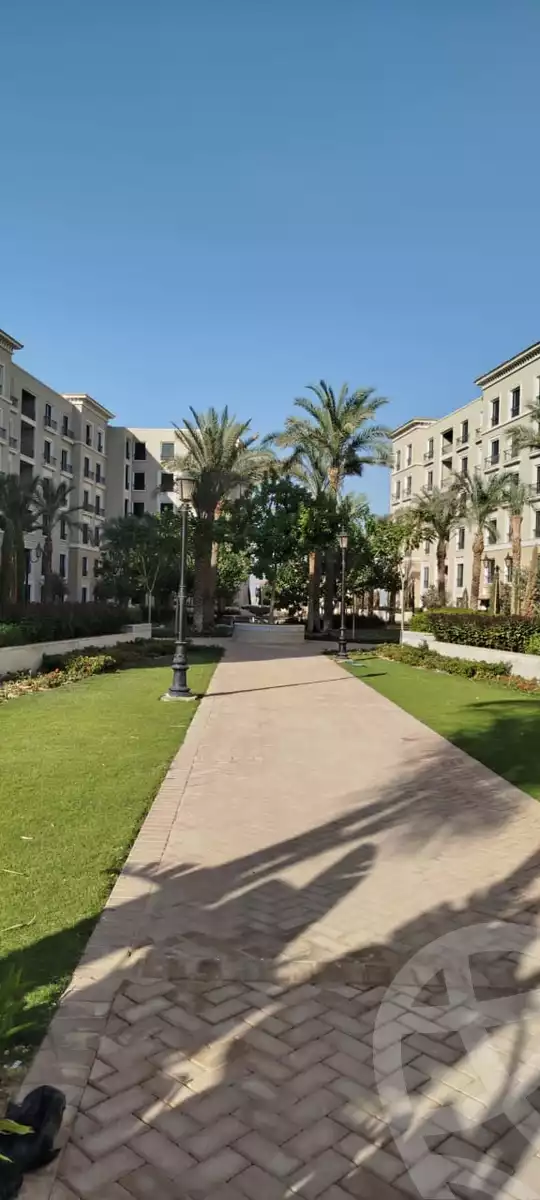 https://aqarmap.com.eg/en/listing/5409121-for-sale-cairo-el-sheikh-zayed-city-compounds-kmbwnd-fyldj-wyst-dr-llttwyr