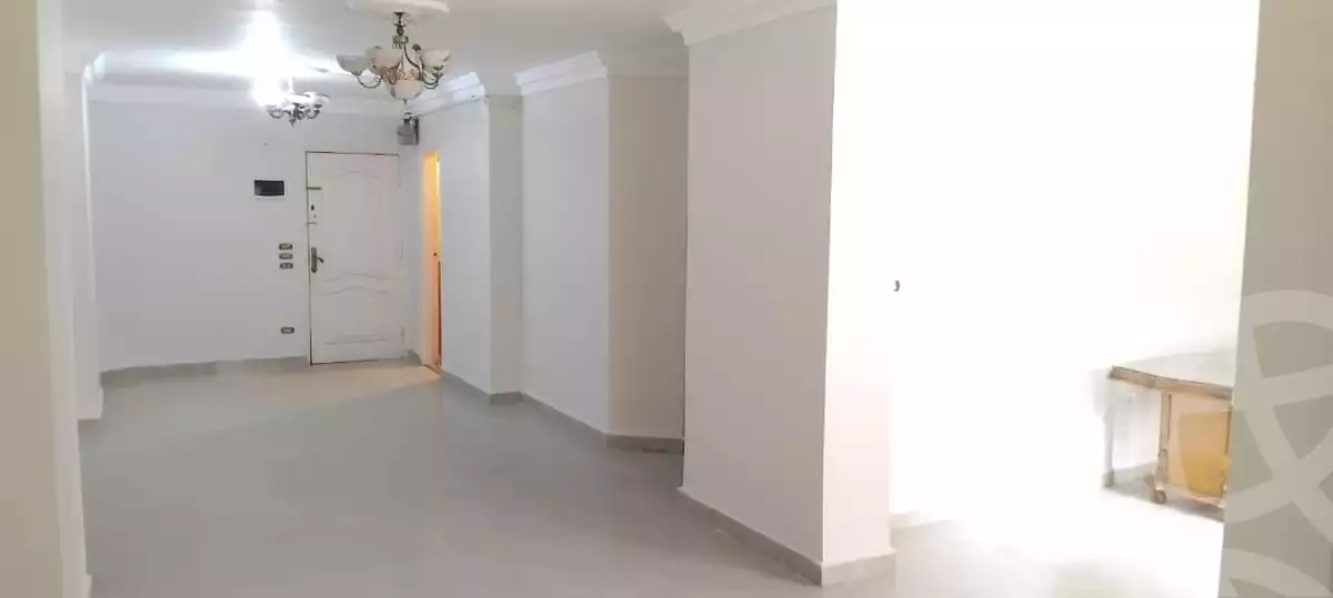 https://aqarmap.com.eg/ar/listing/5410318-for-sale-alexandria-moharram-bey-grin-st
