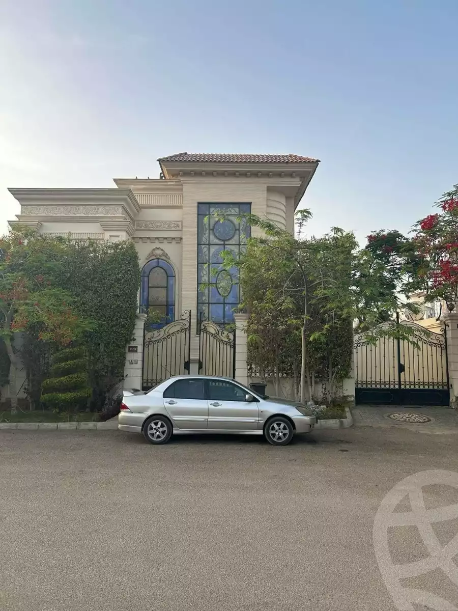 https://aqarmap.com.eg/en/listing/5416977-for-sale-cairo-el-sheikh-zayed-city-compounds-royal-city