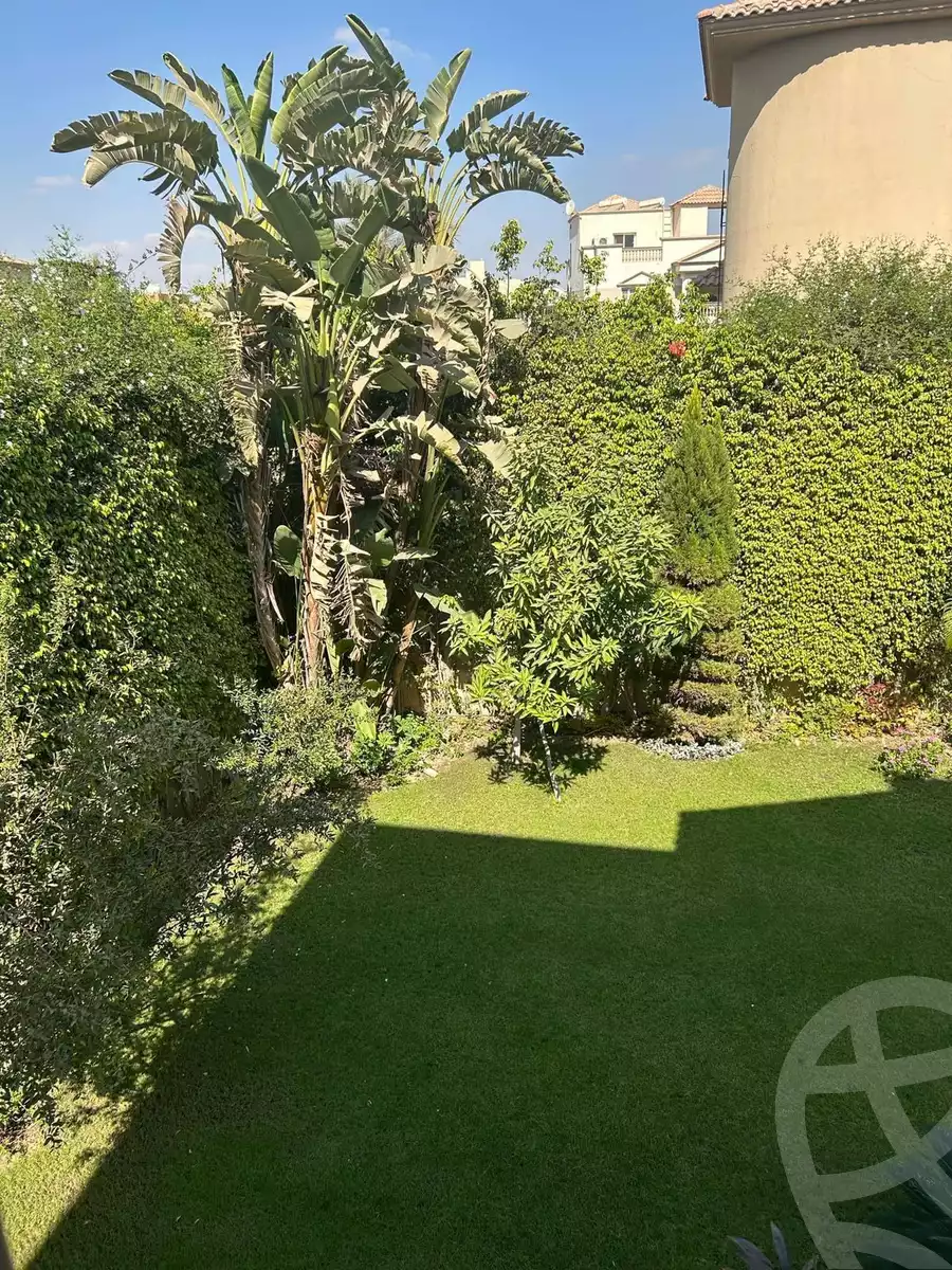 https://aqarmap.com.eg/en/listing/5421279-for-sale-cairo-el-sheikh-zayed-city-compounds-royal-city