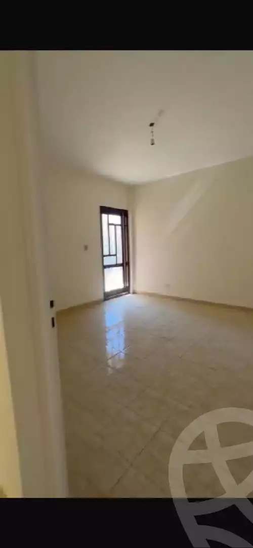 https://aqarmap.com.eg/en/listing/5424666-for-sale-cairo-new-cairo-lrhb-city-phase-5-ibn-al-nafees-st