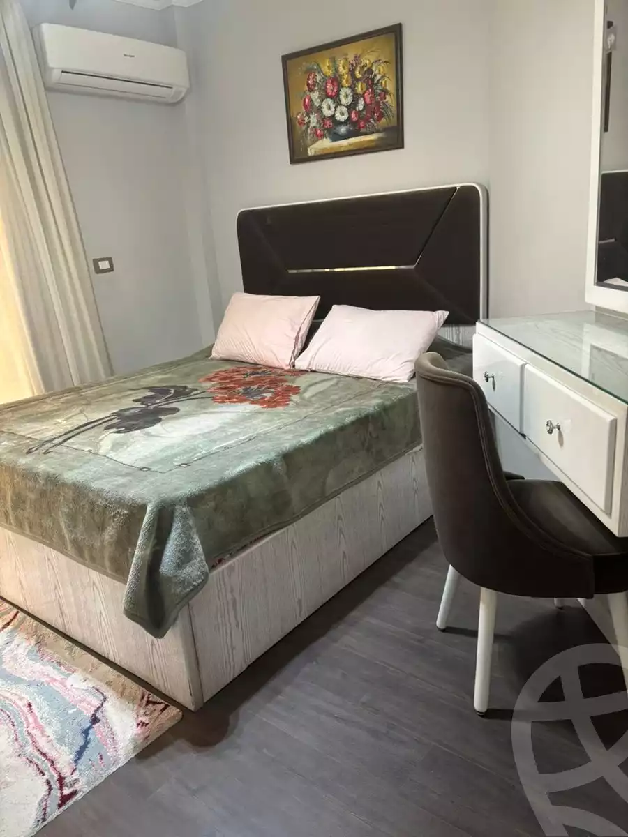 https://aqarmap.com.eg/en/listing/5430007-for-rent-cairo-new-cairo-lrhb-city-phase-5-ibn-al-nafees-st