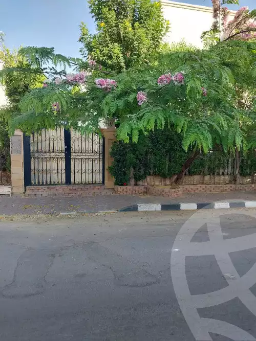https://aqarmap.com.eg/en/listing/5430097-for-rent-cairo-new-cairo-lrhb-city-malls-and-markets