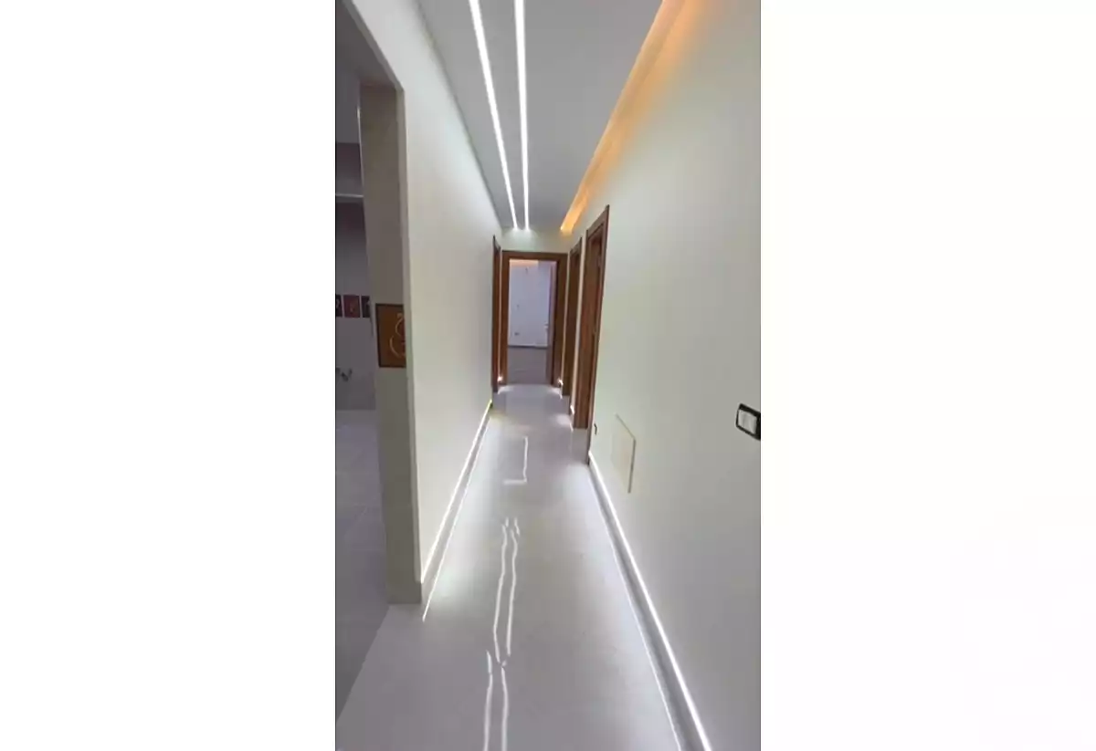 https://aqarmap.com.eg/ar/listing/5463173-for-sale-cairo-el-sheikh-zayed-city-compounds-el-khamayel