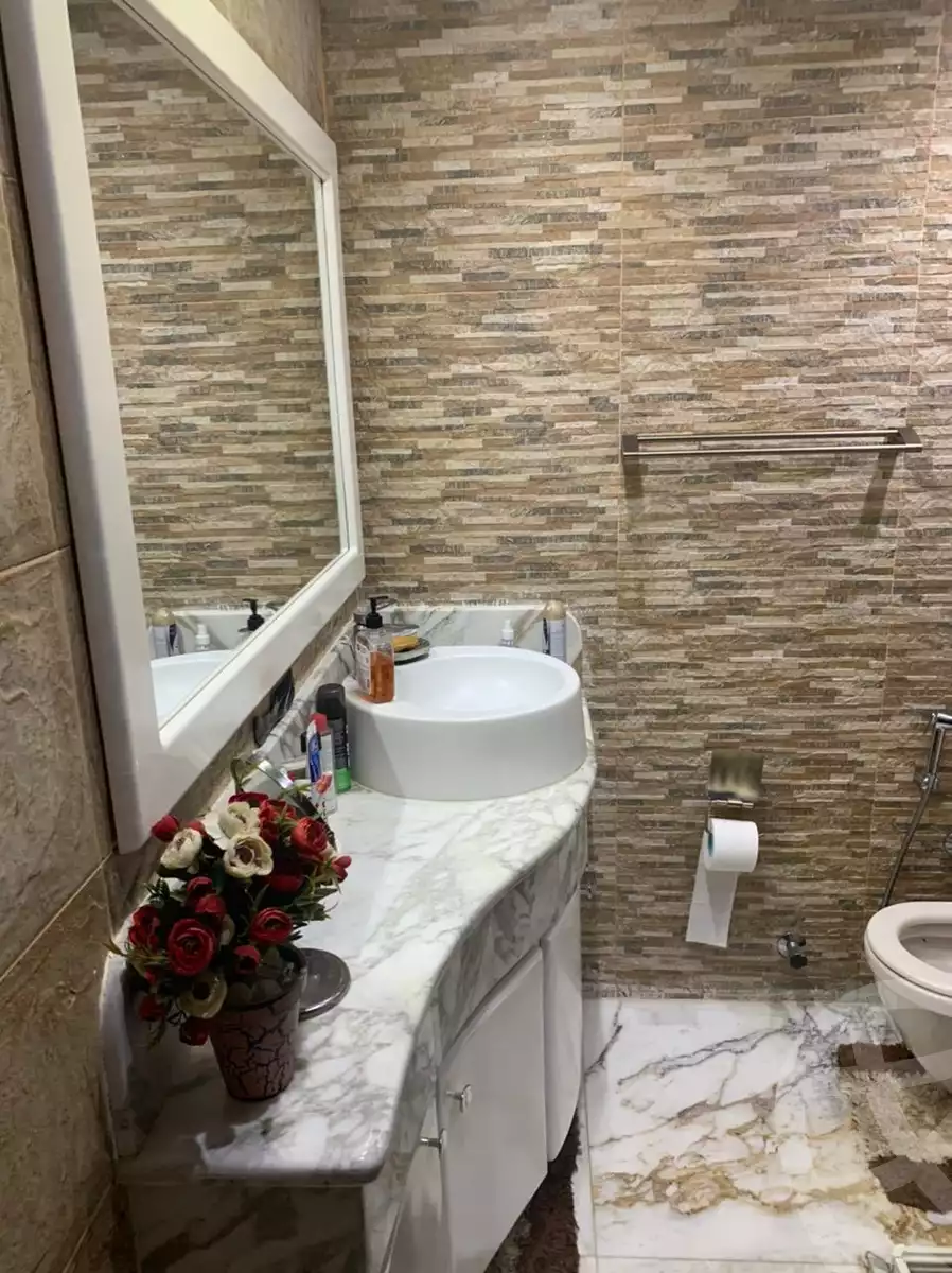 https://aqarmap.com.eg/en/listing/5463771-for-sale-cairo-new-cairo-lrhb-city-phase-5-talaat-mostafa-st