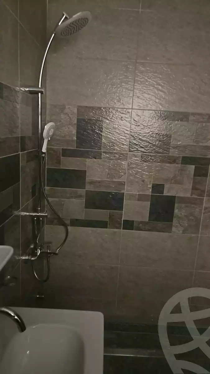 https://aqarmap.com.eg/en/listing/5466395-for-rent-cairo-new-cairo-compounds-rock-vera